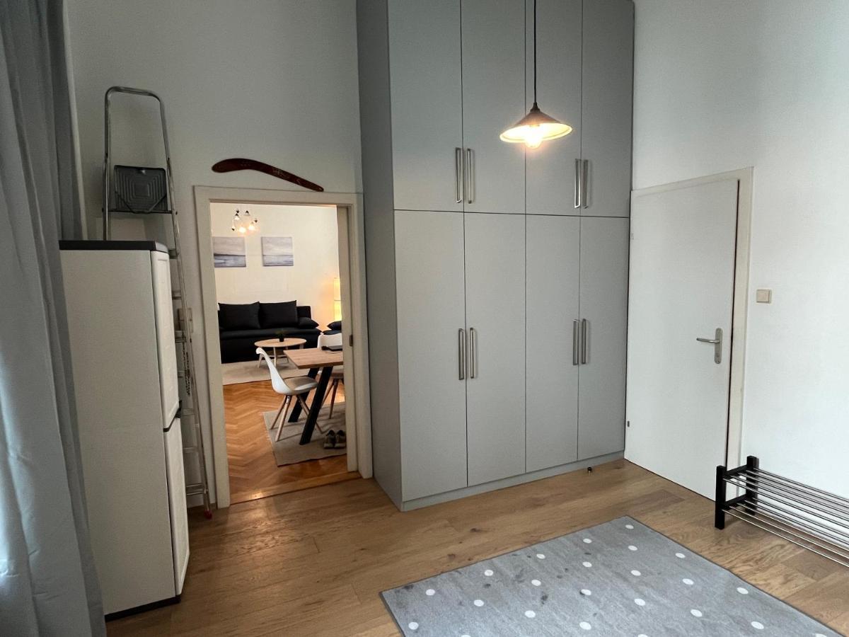 Апартаменти Stylish Apt Near Urania 1Br Відень Екстер'єр фото