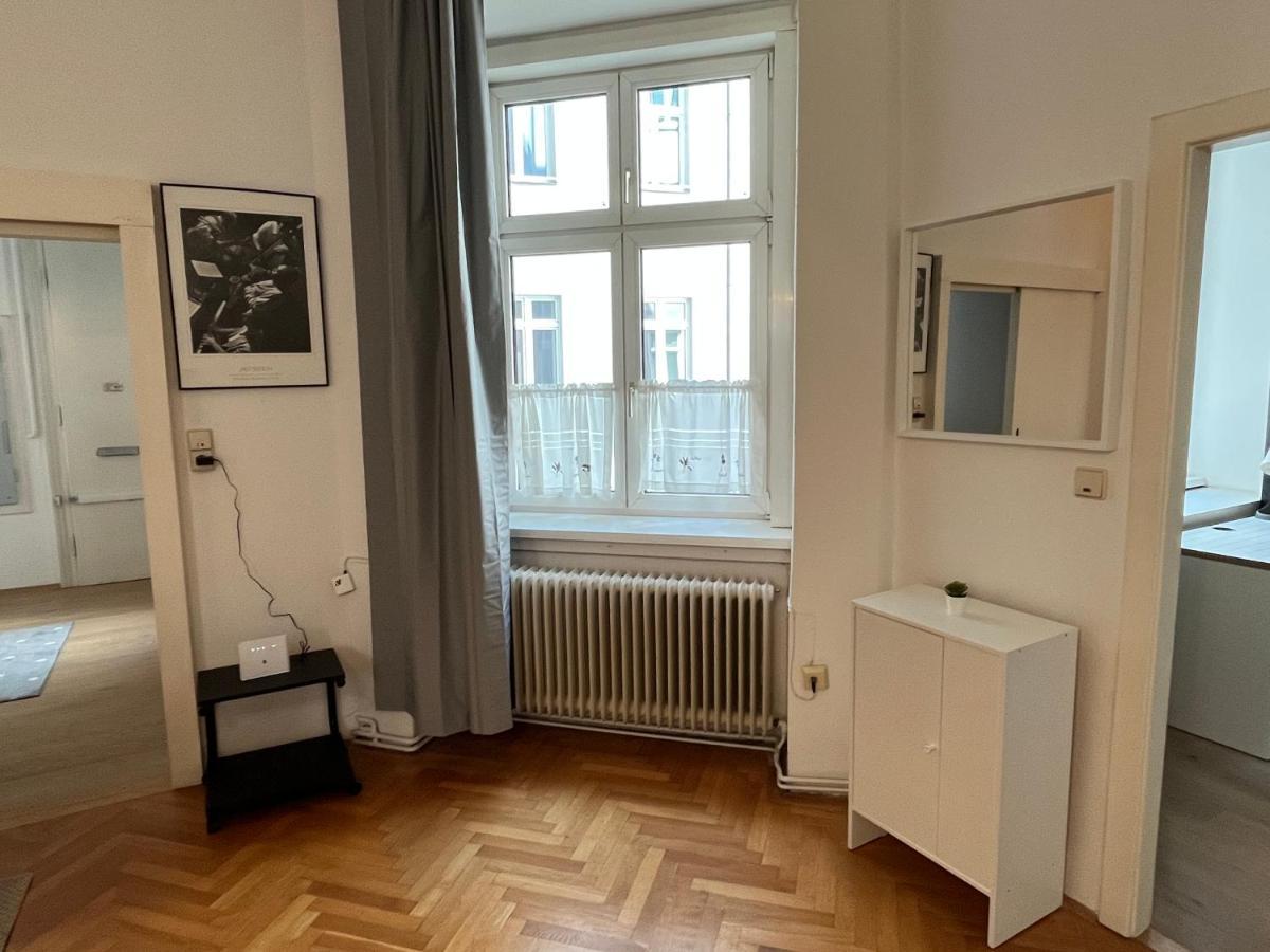 Апартаменти Stylish Apt Near Urania 1Br Відень Екстер'єр фото